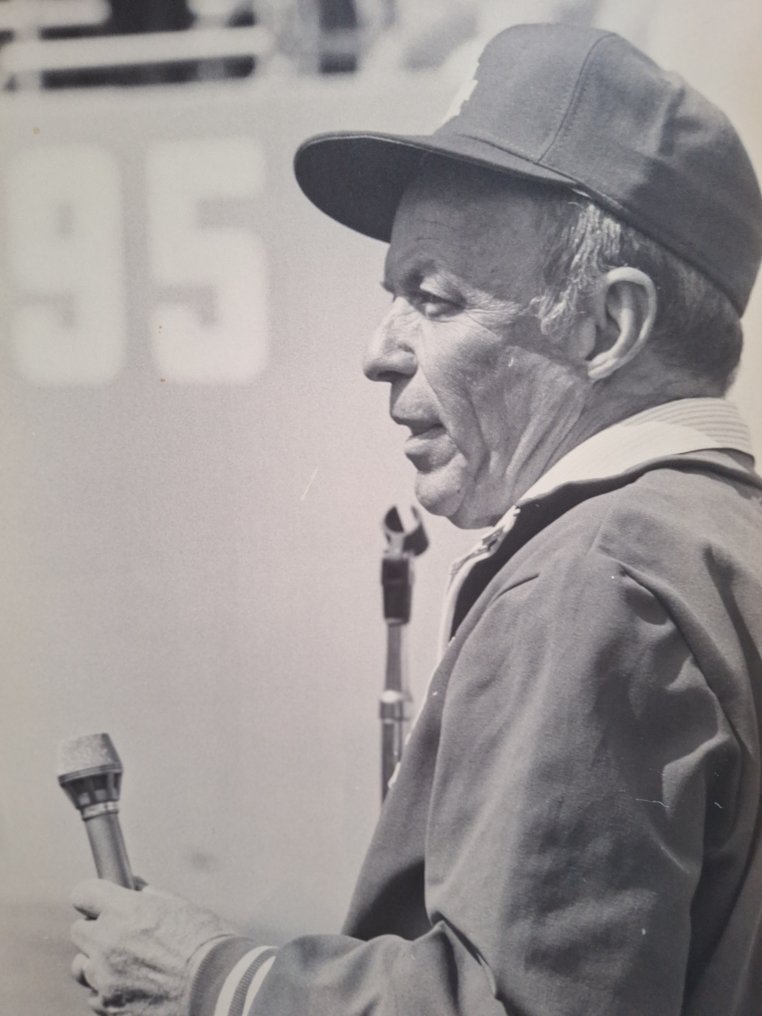 T. Korody/Sygma - Frank Sinatra, at Dodger Stadium, Los Angeles, 1977 #1.0