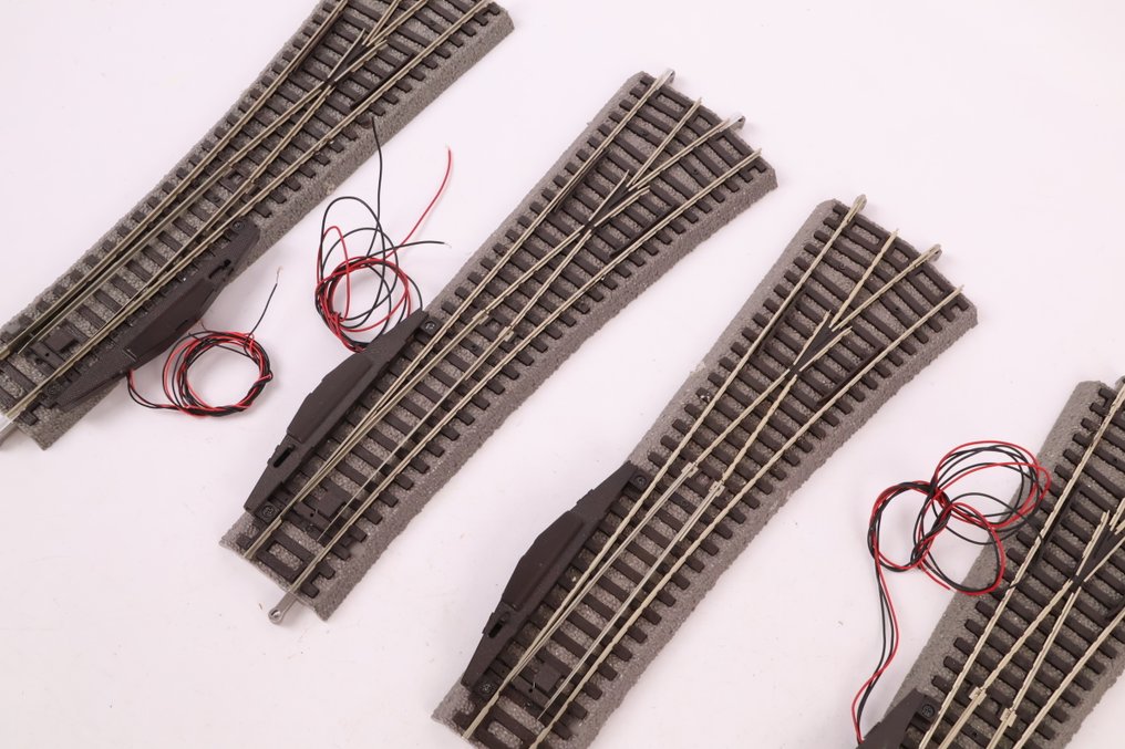 Piko H0 - 55420/55421 - Γραμμές τρένου μοντελισμού (4) - 4 ηλεκτρικές διακοπές A-γραμμής, αριστερά και δεξιά. #3.2