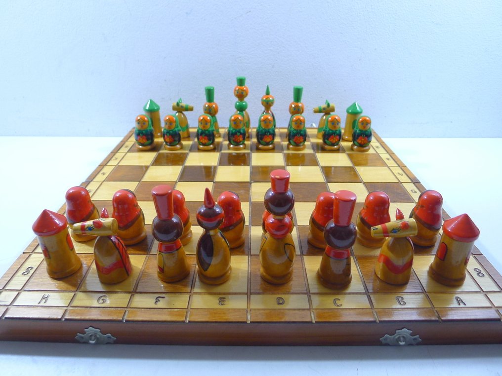 Jeu d'échecs en bois peint a la main Matriochka échiquier coffret King 85mm - Chess set - Matriochka URSS - Wood #1.0