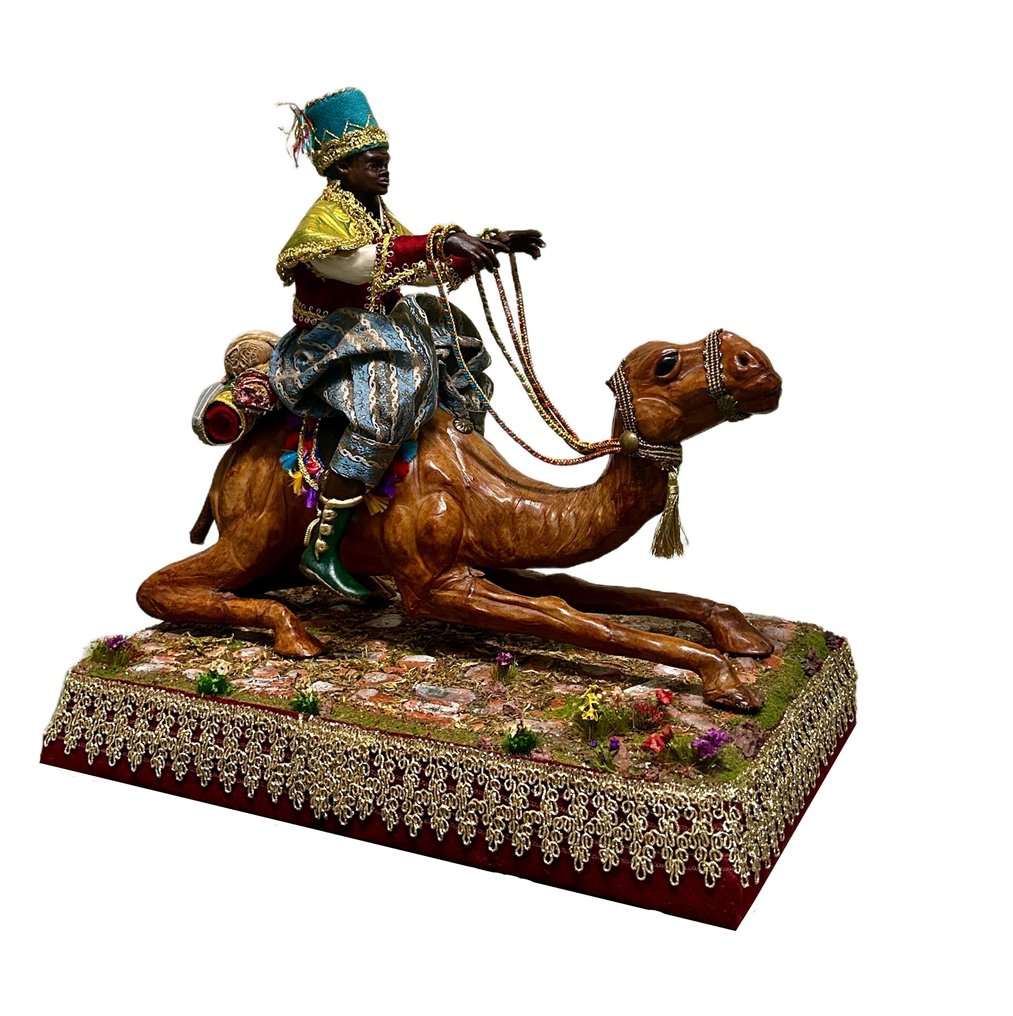 Skulptur, Personaggio su cammello in cuoio pressato - Presepe napoletano - 35 cm - Glass, Steingods, Fløyel, Tekstil #1.0