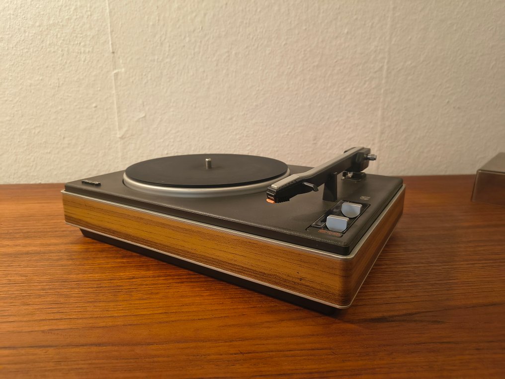 Philips - Philips 22GA214, near mint. Turntable stands unused. Pickup included Turntable #3.2
