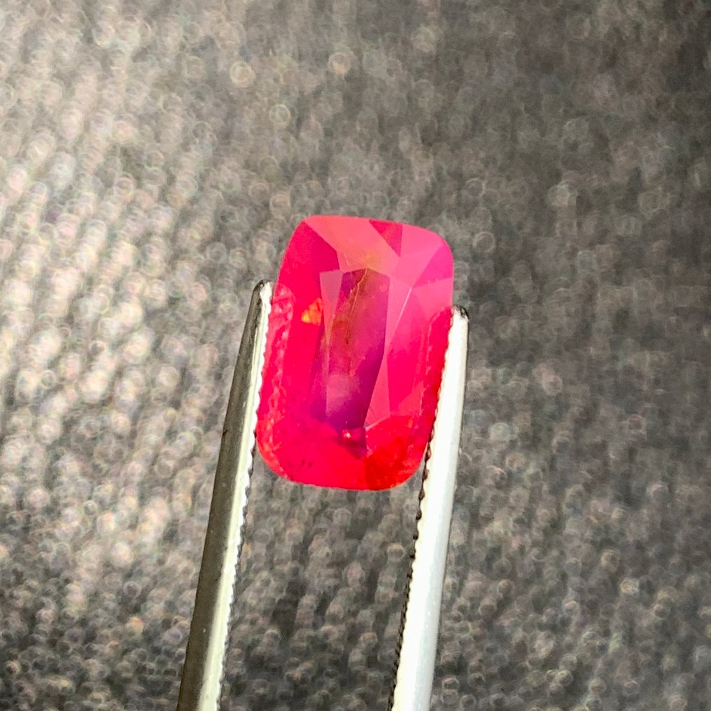1 pcs Rosso Spinello - 4.22 ct - Bellerophon Gemlab - Natural Mahenge Spinel #3.2