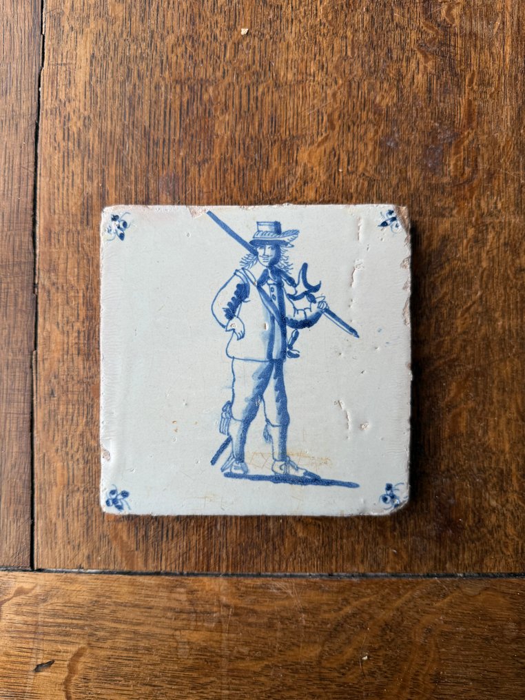  Tile - Soldier with halberd and sword - 1600-1650, 1650-1700 - 17th-century Delft tile  #4.3