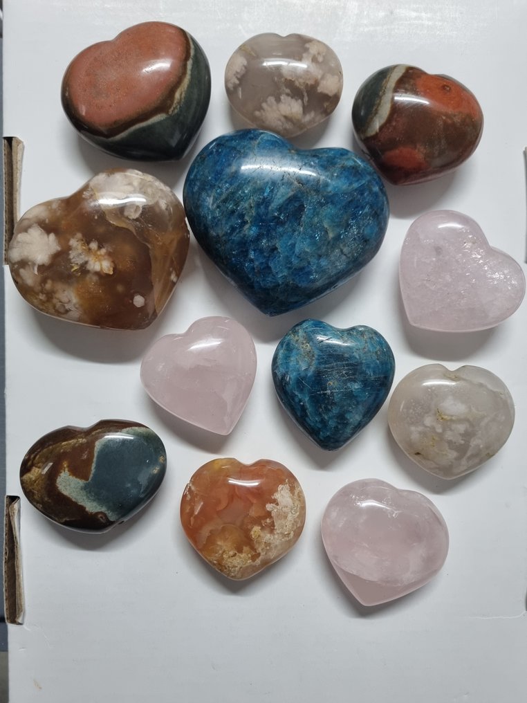 Large lot with crystal hearts, made from different minerals, measuring 7.6 - 4.5 cm. Heart- 1016 g #1.0