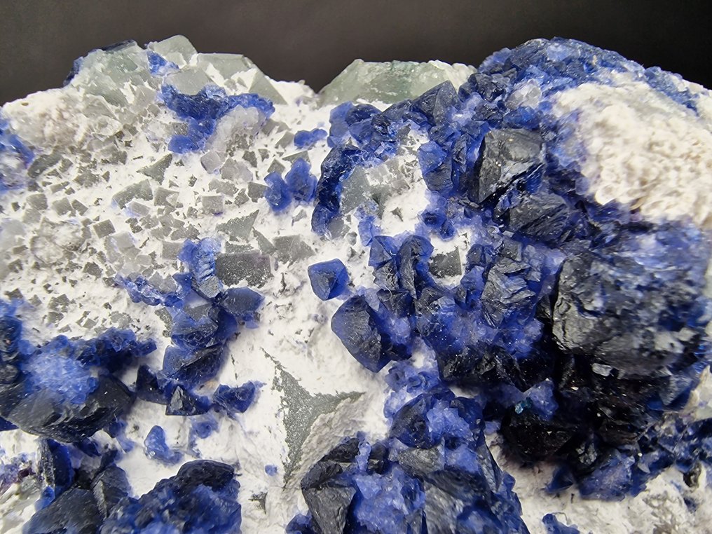 萤石 蓝莓顶部颜色 - 高度: 110 mm - 宽度: 60 mm- 400 g - (1) #4.3