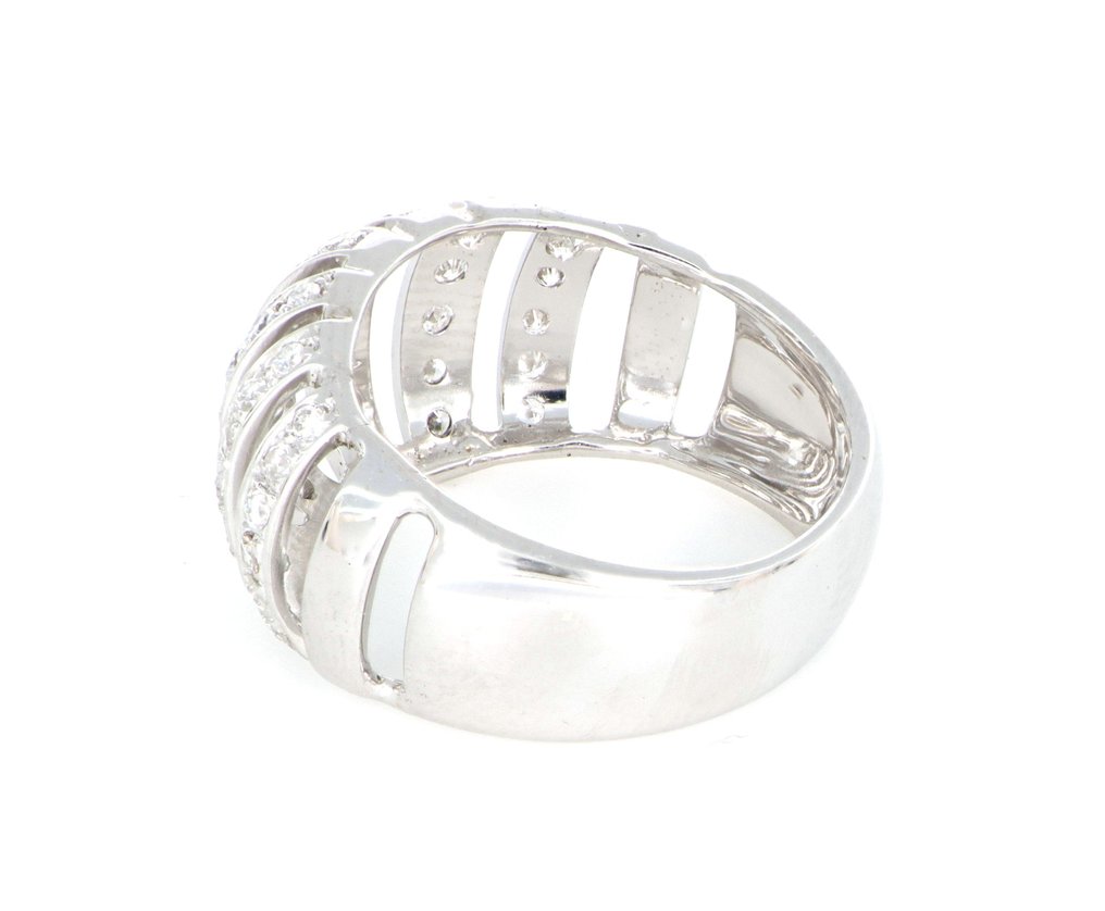 Zonder minimumprijs - Ring - 18 karaat Witgoud - 0.68ct. tw. Diamant (Natuurlijk) #3.2