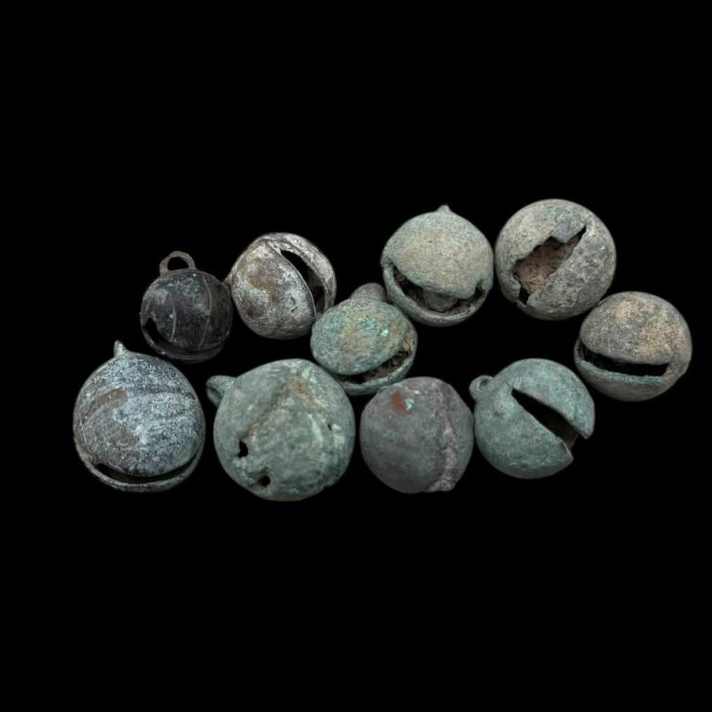 中世紀前期 青銅色, 十件 吊鐘墜飾  (沒有保留價) #1.0