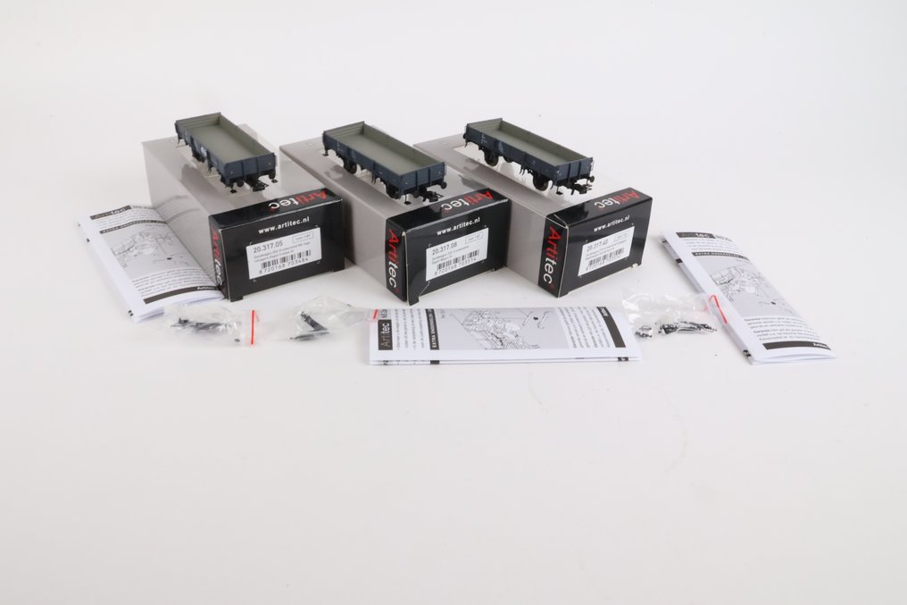 Artitec H0 - 20.317.05/08/40 - Model train freight carriage (3) - Sand wagons, three versions, era IV #2.1