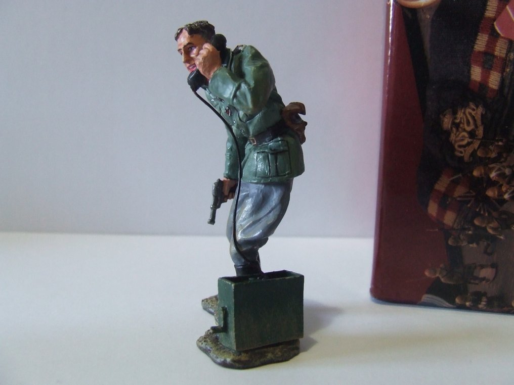 King and Country  - Toy figure General Alemão com radio  WW2 - 2000-2010 - Asia #3.2