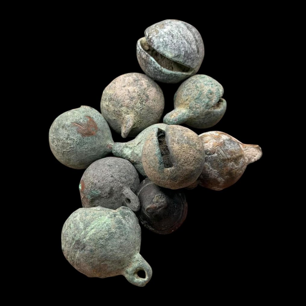 中世紀前期 青銅色, 十件 吊鐘墜飾  (沒有保留價) #3.2