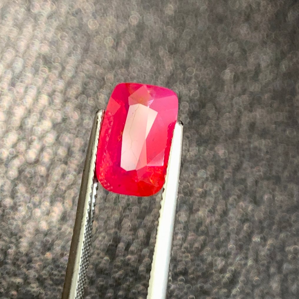 1 pcs Rosso Spinello - 4.22 ct - Bellerophon Gemlab - Natural Mahenge Spinel #4.3