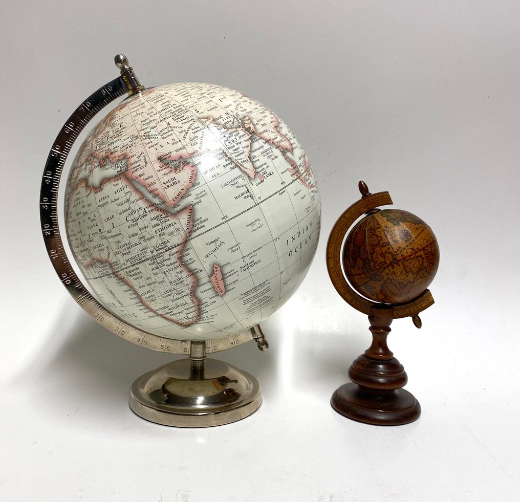 Globus - 1990–2000, 1970–1980 #1.0