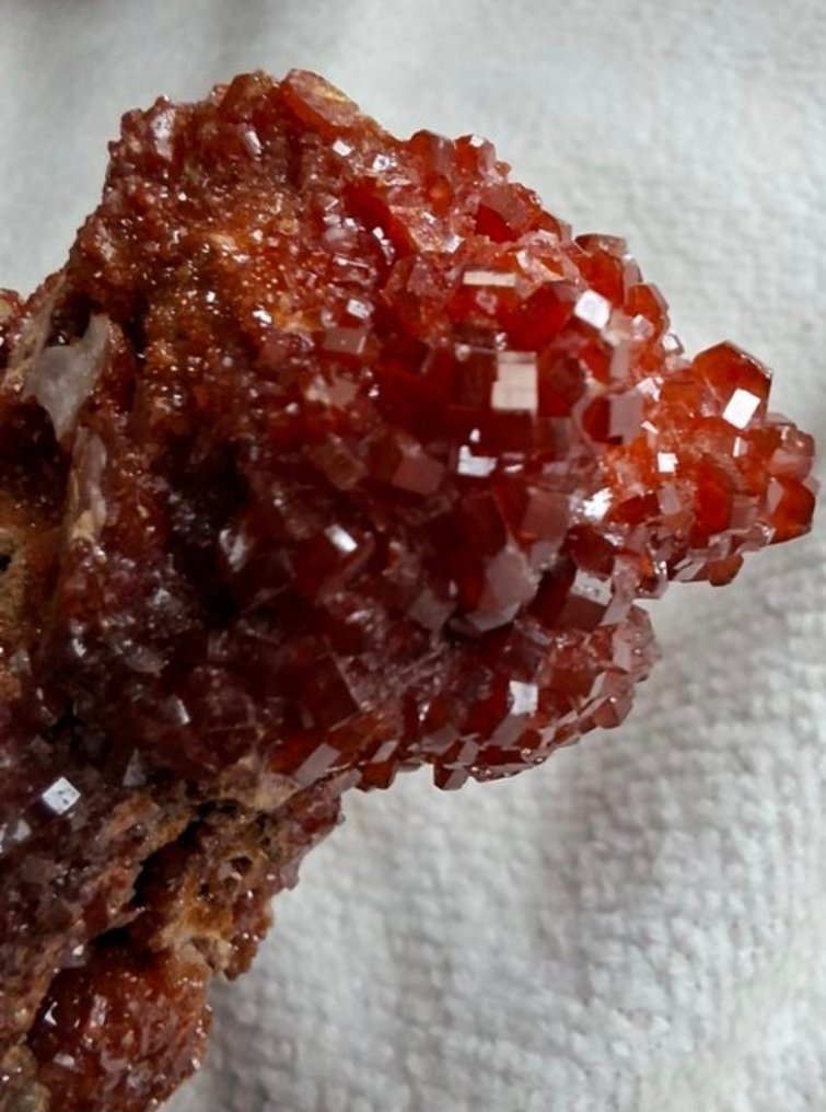 Vanadinite 水晶群- 113 g #3.2