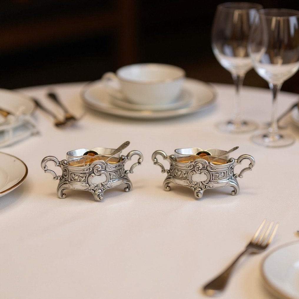 LVF Argenteria Italiana - Table service (6) - Set of 2 salt shakers with teaspoons and a pepper mill + original box in Rococo style - Argento 800 and Cristallo - 20th Century #2.1