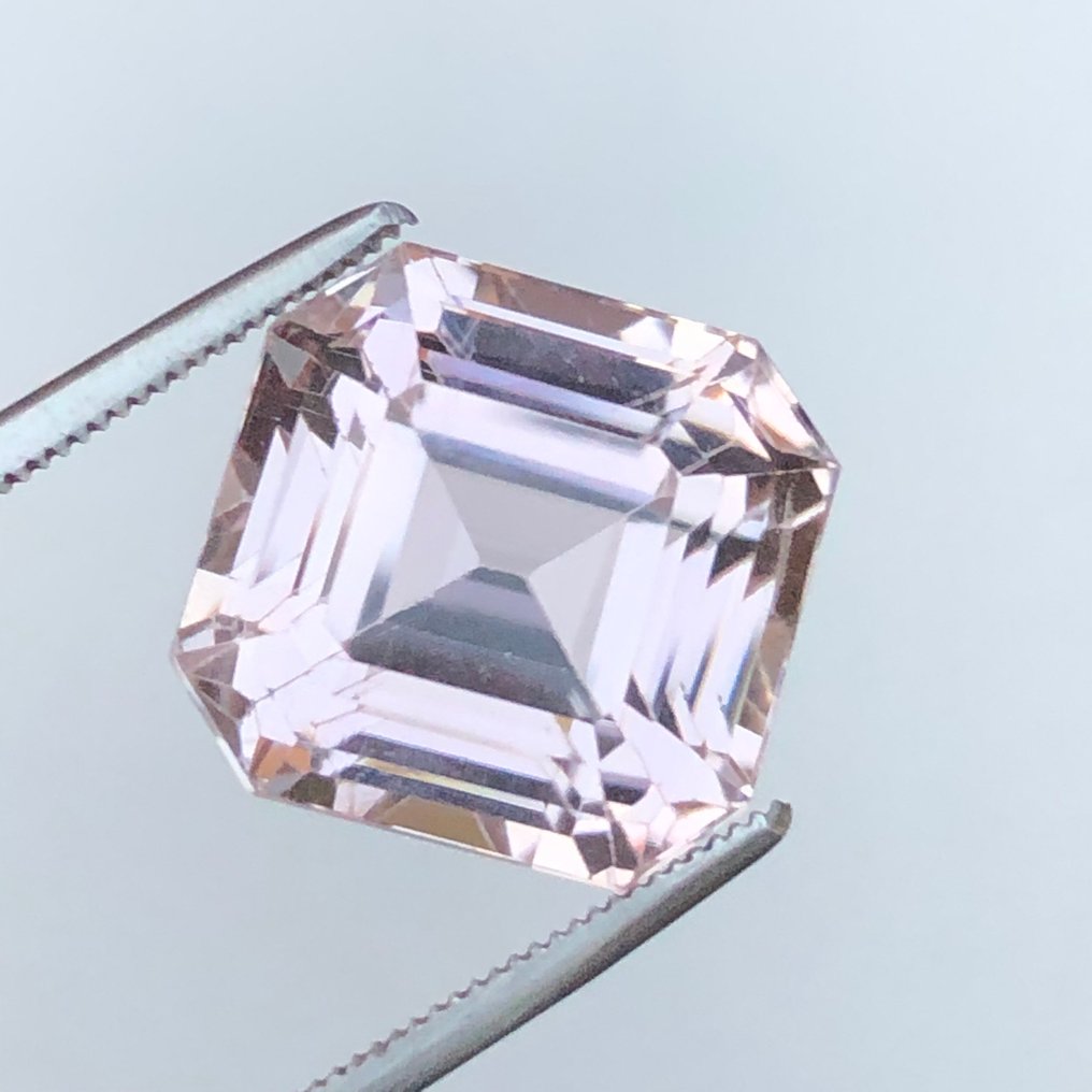 Nincs minimálár - 1 pcs Rózsaszín, Narancssárga Spodumen - 15.39 ct - Nemzetközi Gemmológiai Intézet (IGI) - Természetes kunzit #1.0