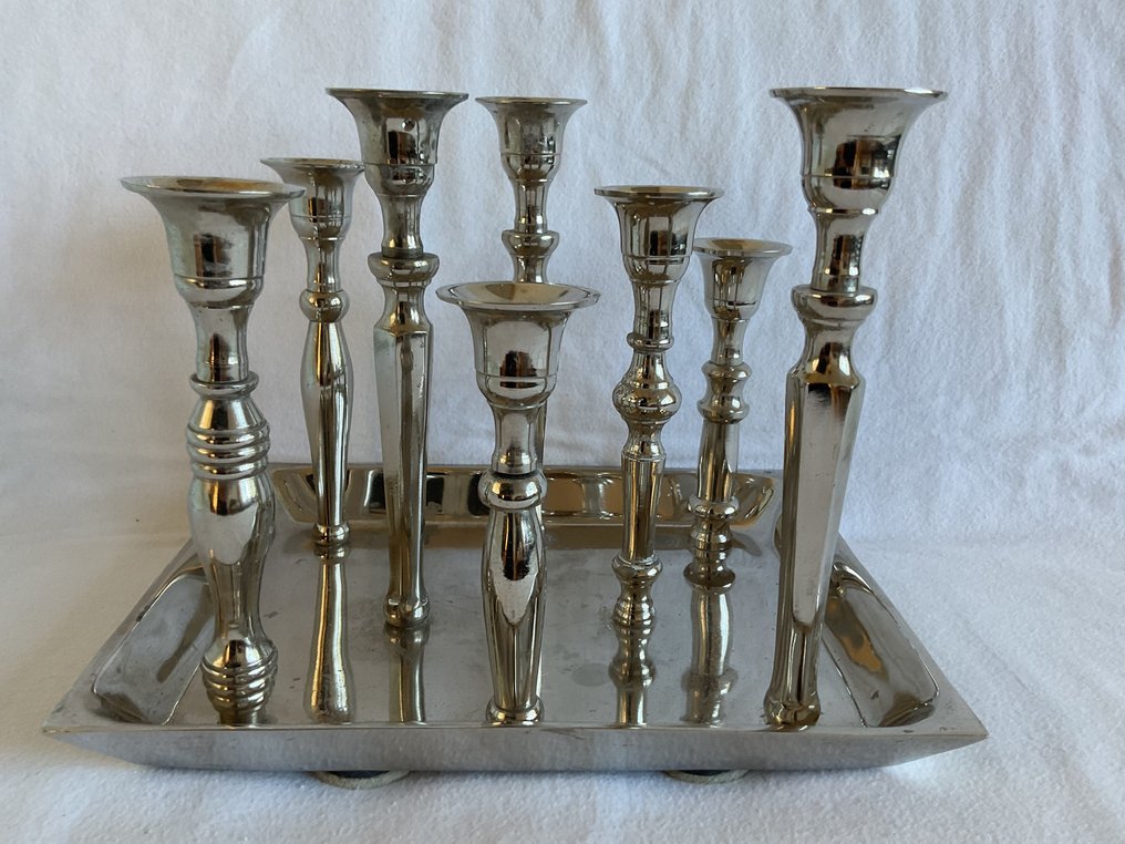 燭台 八个不同的烛台固定在托盘上。 - 金屬, 鋁 #1.0