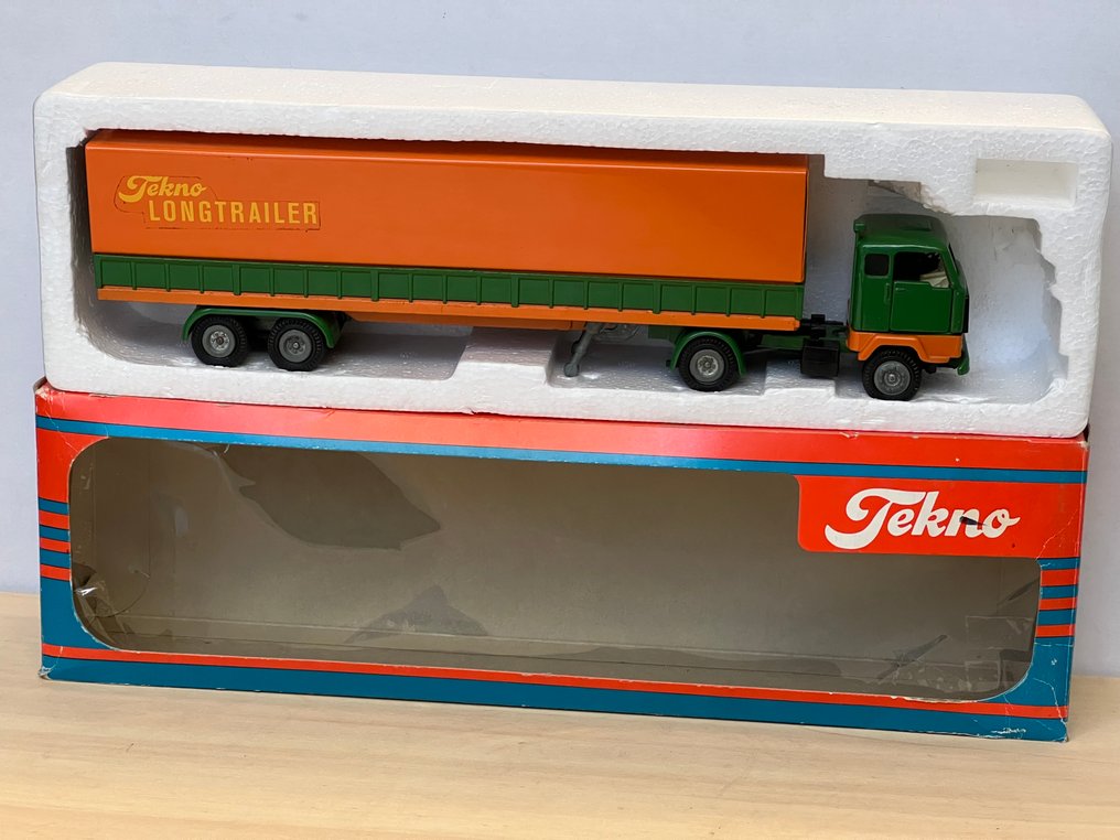 Tekno 1:50 - Modell teherautó - Volvo F89 Trekker met Longtrailer . Tekno . #1.0