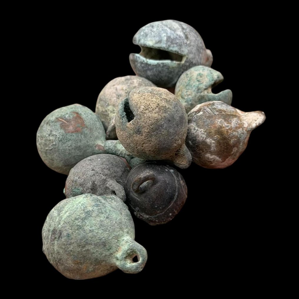 中世紀前期 青銅色, 十件 吊鐘墜飾  (沒有保留價) #4.3