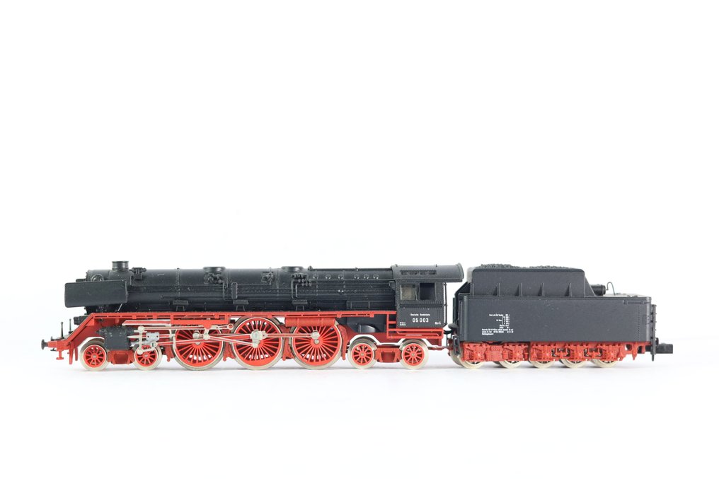 Arnold N - 2215 - Steam locomotive with tender (1) - BR 05 - DB #3.2