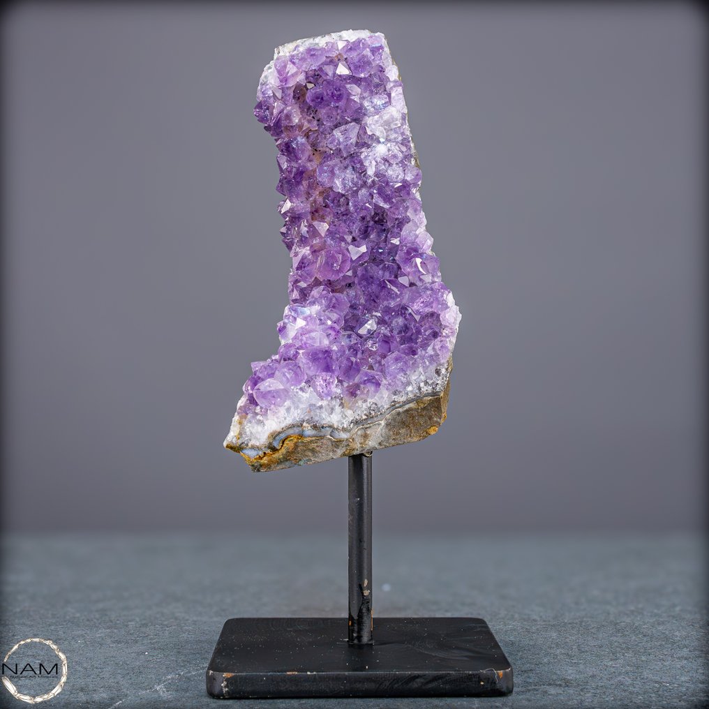 Amethyst geode on stand Elegance and nature united, from Uruguay.- 616.16 g #1.0