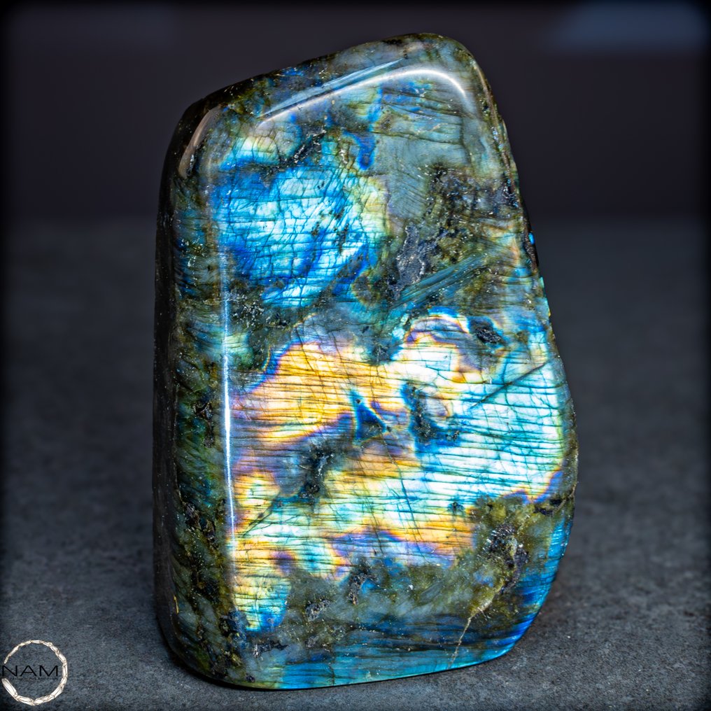 迷人的马达加斯加拉布拉多石自由形态 光与魔法的游戏- 1191.57 g #1.0