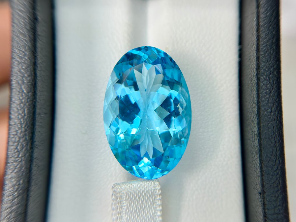 Nincs minimálár - 1 pcs  Kék Topáz  - 24.09 ct - Nemzetközi Színes Drágakő Szövetség (ICA GemLab) - Lenyűgöző fényes kék topáz #1.0
