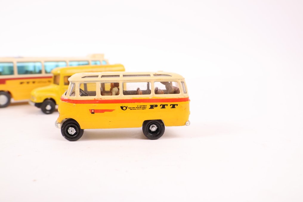 Brekina & Onbekend H0 - Modele pojazdów kolejowych (4) - Cztery pocztowe autobusy, CH PTT. #2.1