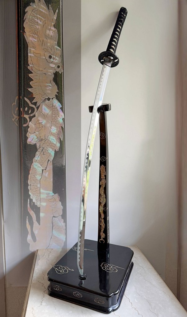 站架 - 刀架：龙母珍珠，日本赠送给美军的礼物，漆器，木材 #1.0