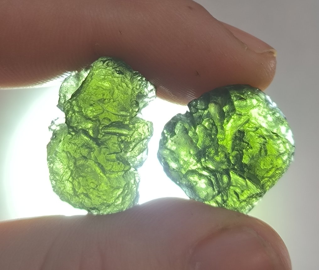 来自南波希米亚Chlum的莫尔达维石 - 高度: 23 mm - 闊度: 15 mm - 11 g - (2) #1.0