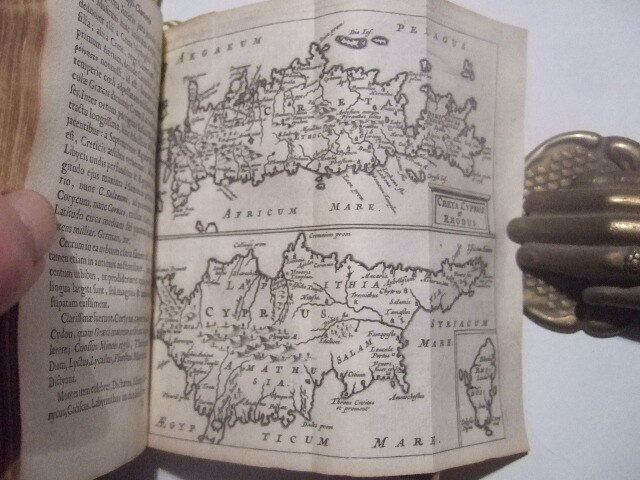World - World, Continents, America, Sicily, Cyprus, China ...; Philipp Clüver [Cluverius] - Introductionis in Universam Geographiam .. - 1661-1680 #3.2