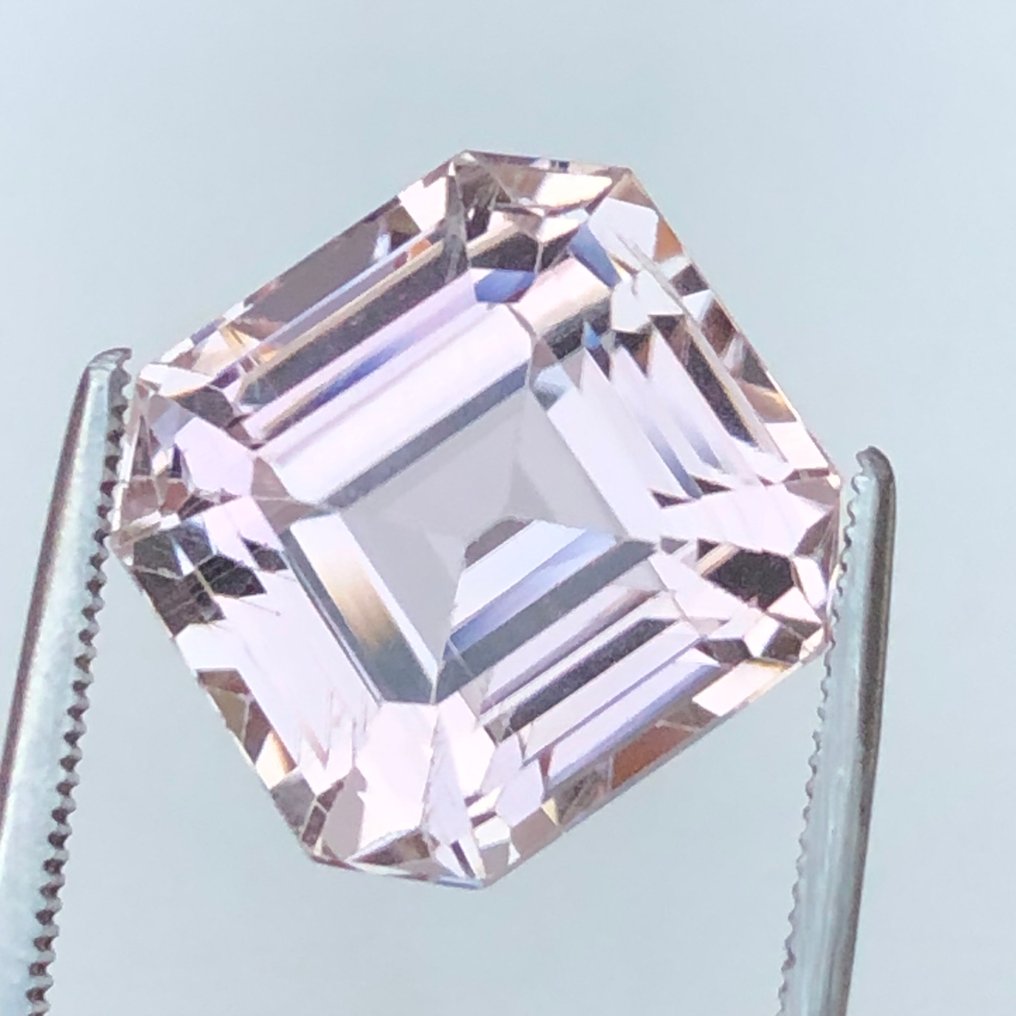 Nincs minimálár - 1 pcs Rózsaszín, Narancssárga Spodumen - 15.39 ct - Nemzetközi Gemmológiai Intézet (IGI) - Természetes kunzit #1.0