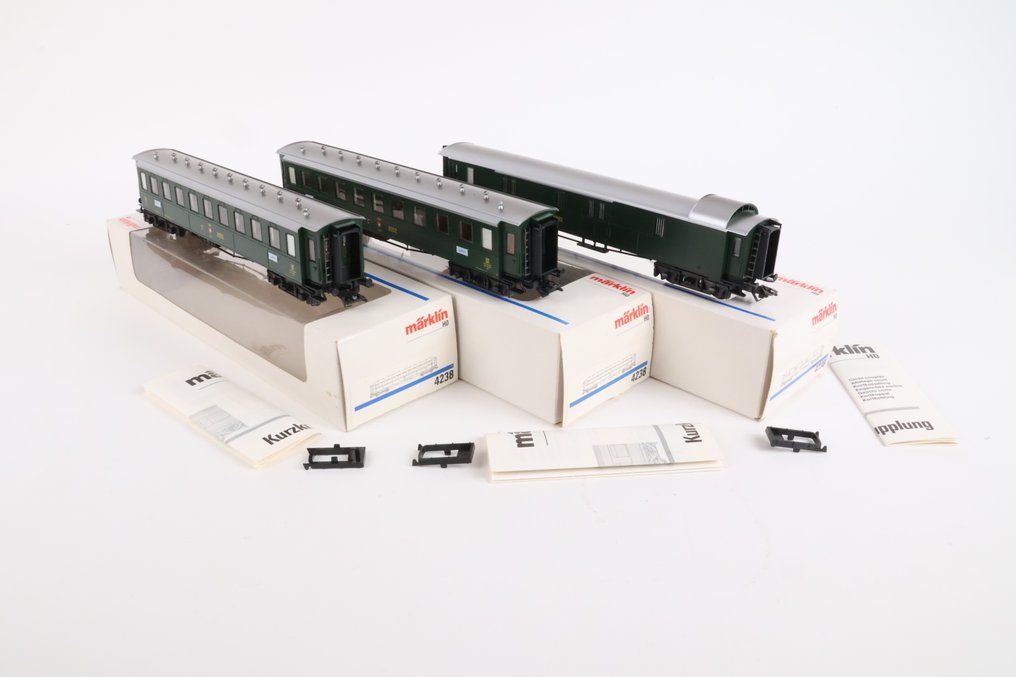 Märklin H0 - 4238/4239 - Επιβατικό τρένο μοντελισμού (3) - Βαγόνια τρίτης τάξης και αποσκευάδες - SBB-CFF #2.1