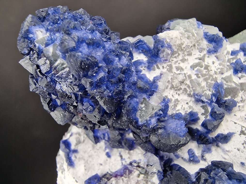 萤石 蓝莓顶部颜色 - 高度: 110 mm - 宽度: 60 mm- 400 g - (1) #1.0