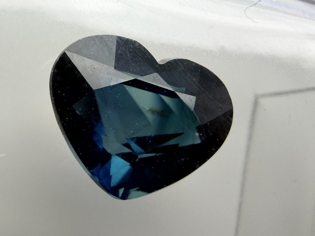 dwukolorowy Szafir  - 2.13 ct - Antwerp Laboratory for Gemstone Testing (ALGT) - Brak ogrzewania - dwukolorowy #1.0