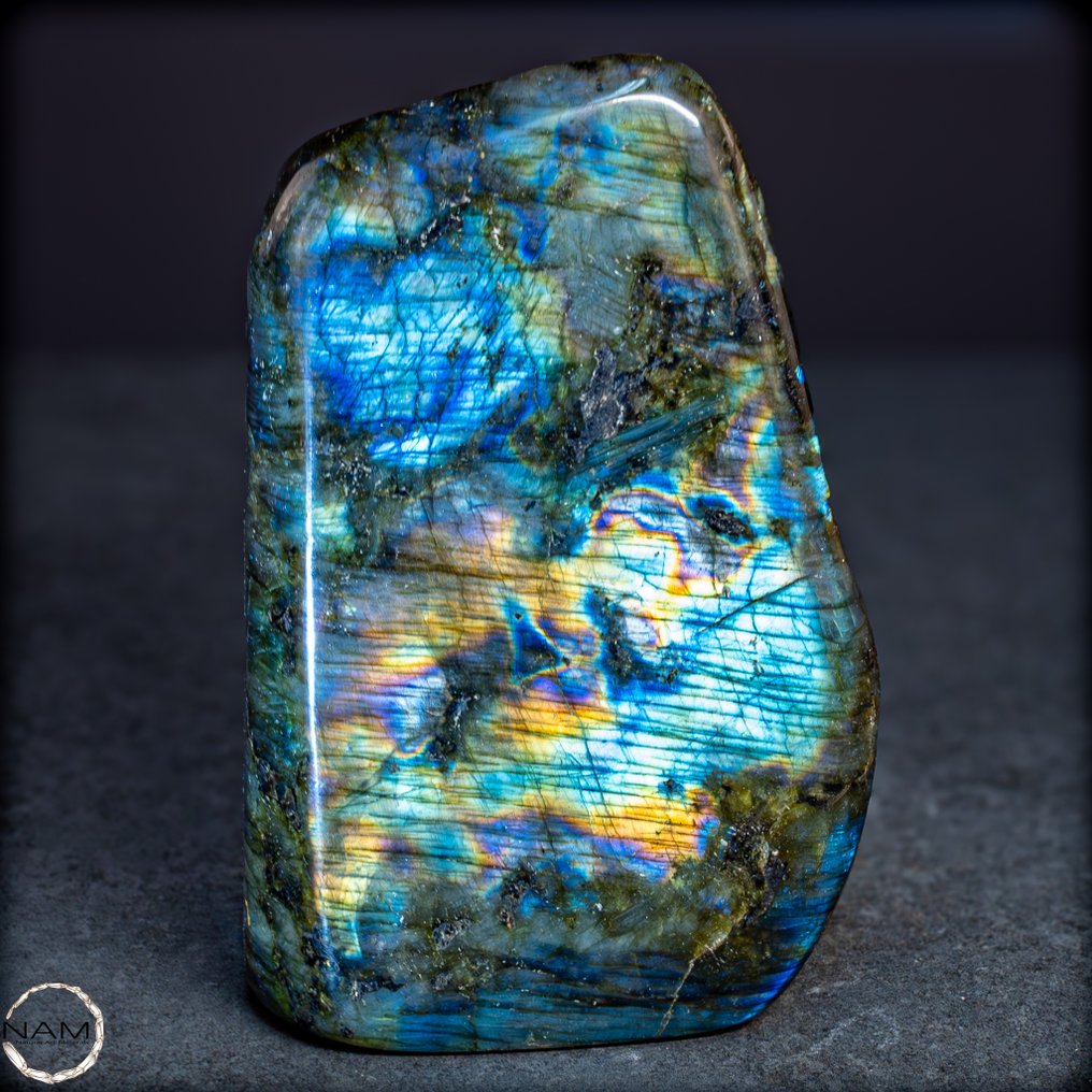 迷人的马达加斯加拉布拉多石自由形态 光与魔法的游戏- 1191.57 g #1.0