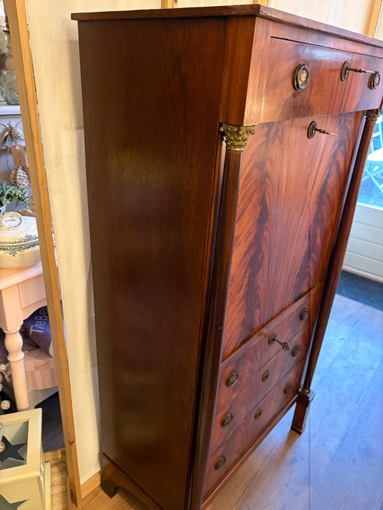 Sekretarzyk - Mahoń #4.3