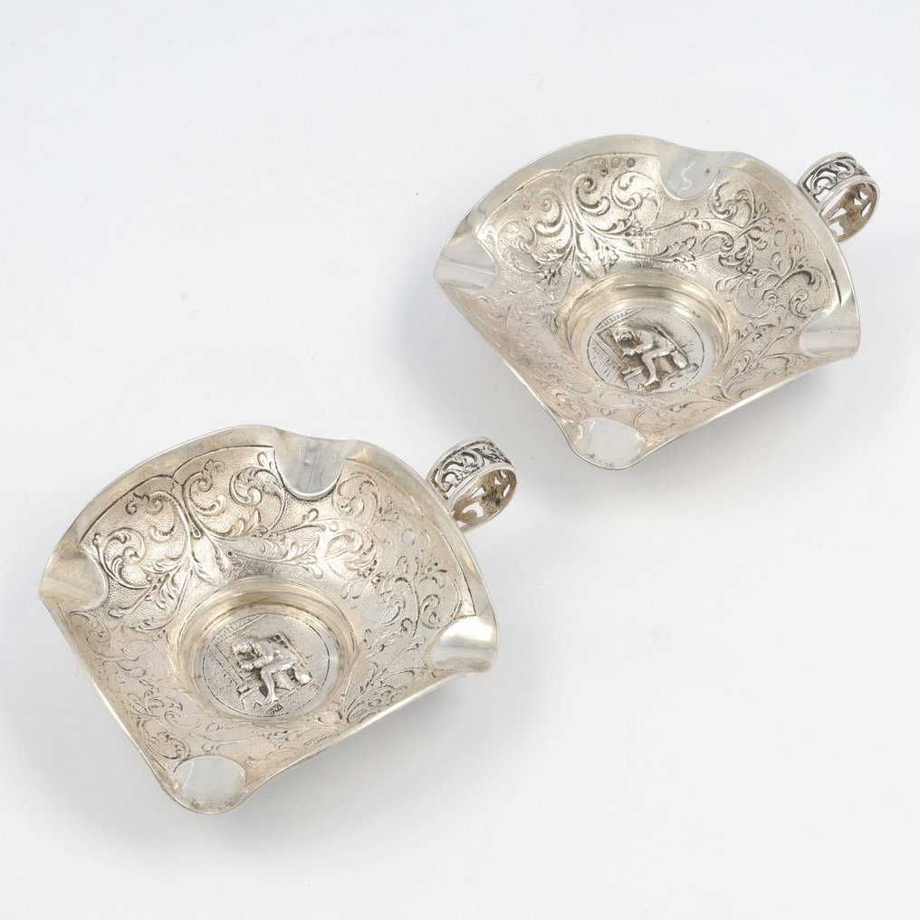 J.M. Visser - Scrumieră (2) - .835 argint #1.0