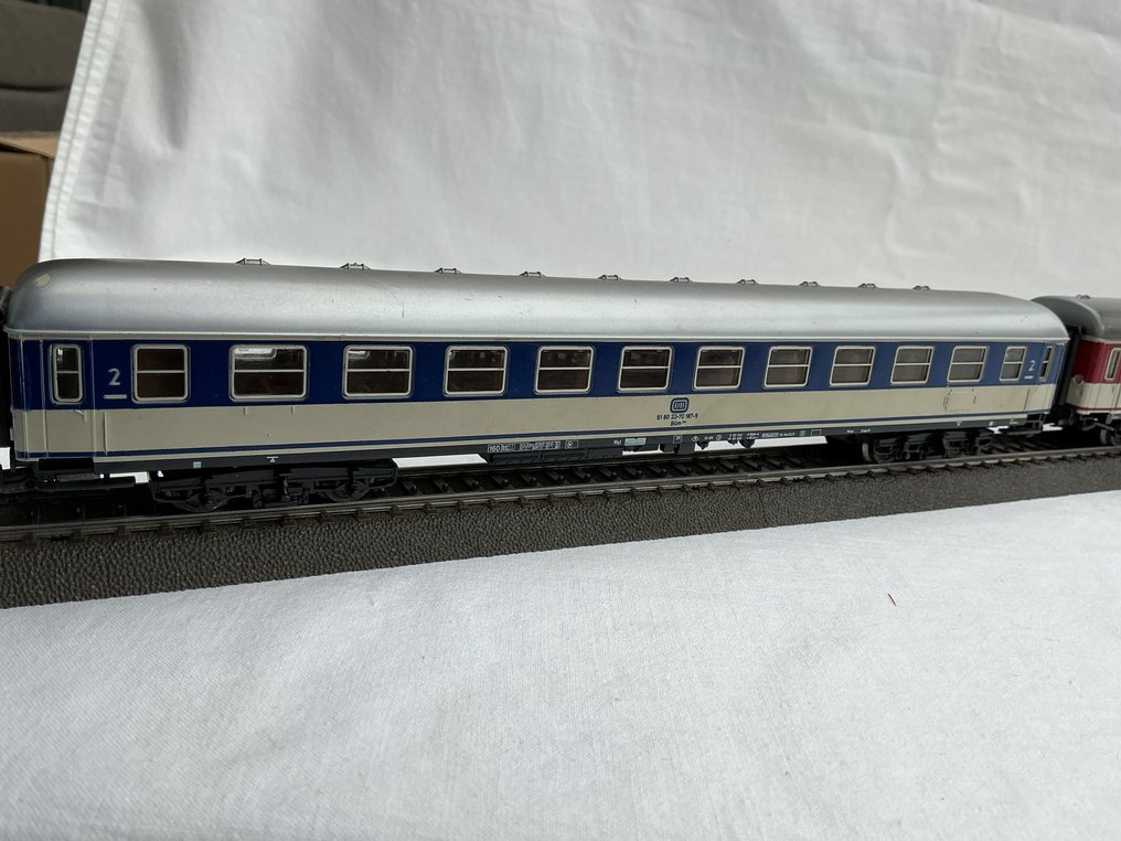 Märklin H0 - 模型客運火車 (3) - 3 个 Schnellzug-Wagen，塑料制，27 厘米。 - DB #1.0