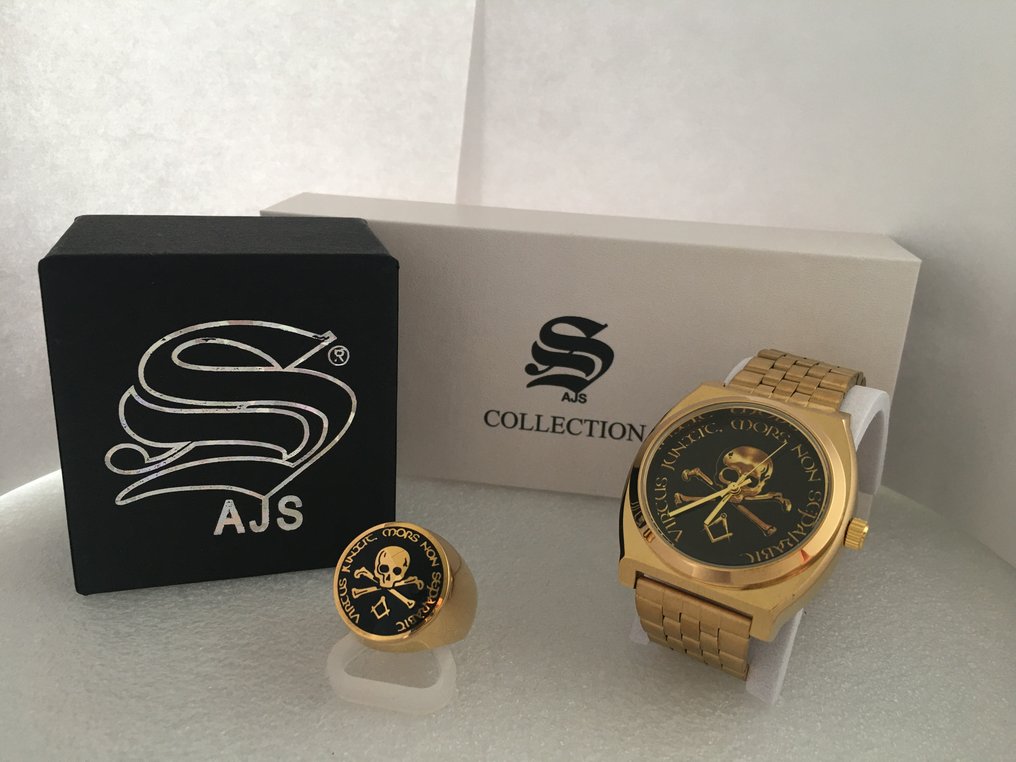 AJS - Watch & Ring Set Skull & Bones Masonic Memento Mori Hypoallergenic Surgical Steel + 24kt Gold - Unisex - 2020+ #1.0
