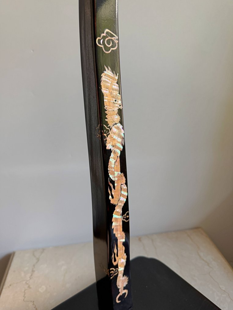 站架 - 刀架：龙母珍珠，日本赠送给美军的礼物，漆器，木材 #4.3