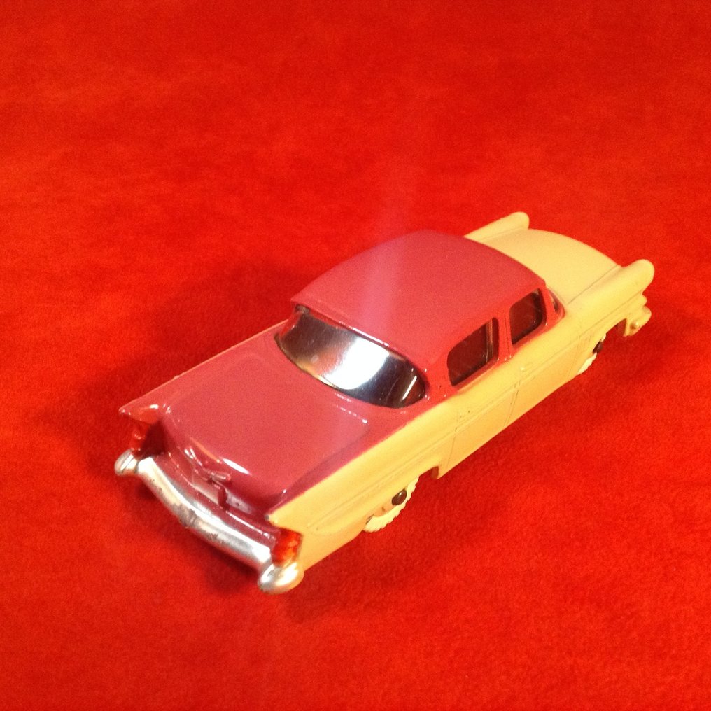 Dinky Toys 1:43 - Modellauto - 180 Packard Clipper 4-door Saloon Berlina 1858 - cream/violet - Ausgepackt #3.2