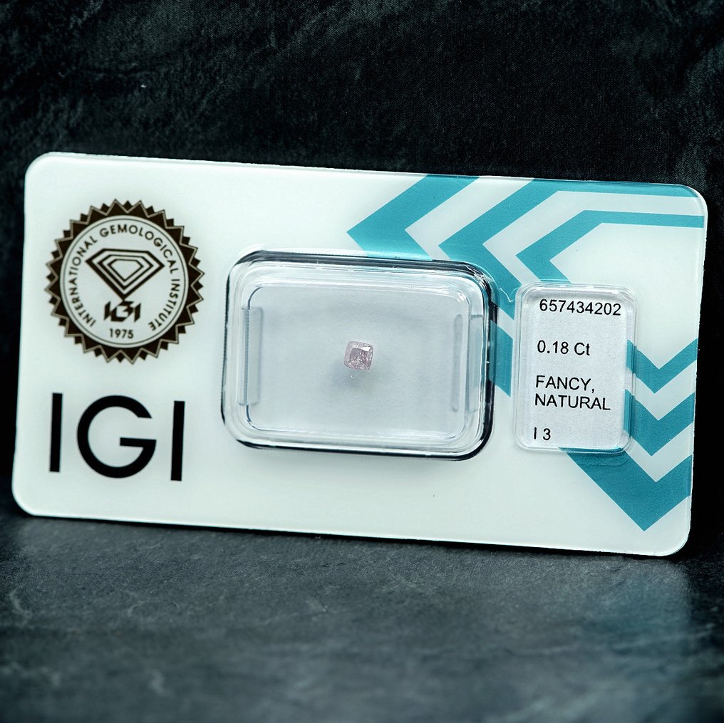 χωρίς τιμή ασφαλείας - 1 pcs Διαμάντι (Φυσικού χρώματος) - 0.18 ct - Κούσιον - Fancy light Απαλό μοβ Ροζ - I3 - International Gemological Institute (IGI) #4.3