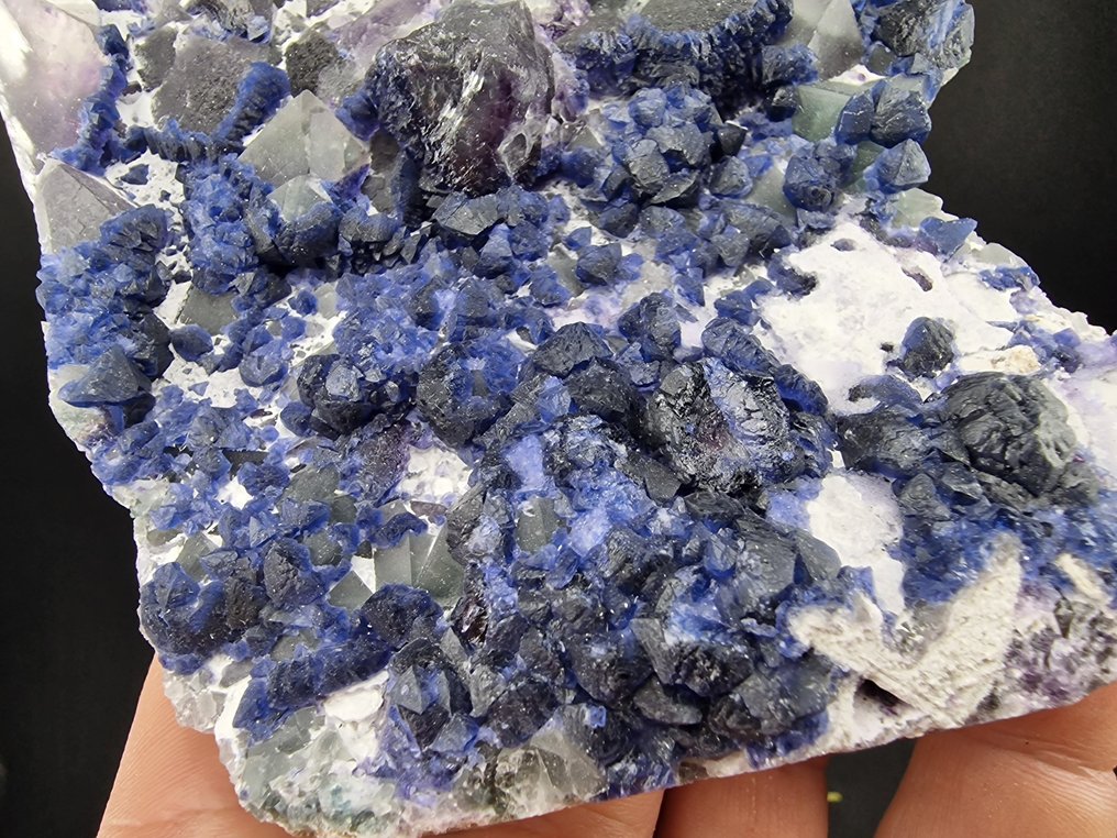 萤石 蓝莓顶部颜色 - 高度: 95 mm - 宽度: 85 mm- 389 g - (1) #1.0