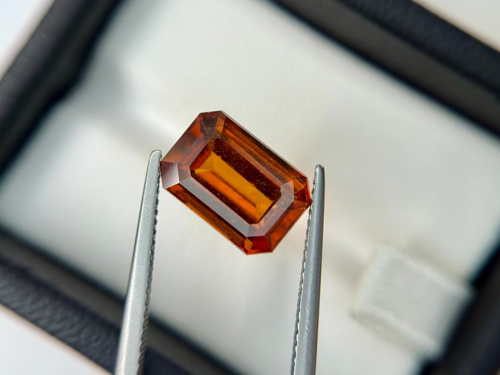 Fără preț de rezervă - 1 pcs Portocaliu Hesonit - 5.62 ct - Asociația internațională de pietre prețioase colorate (ICA GemLab) - HESSONIT DE CALITATE PREMIUM #1.0