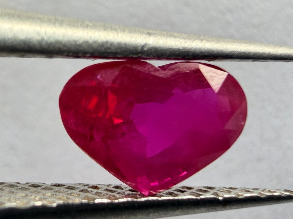 紅色 紅寶石  - 0.80 ct - Antwerp Laboratory for Gemstone Testing (ALGT) - 优质色彩 #1.0