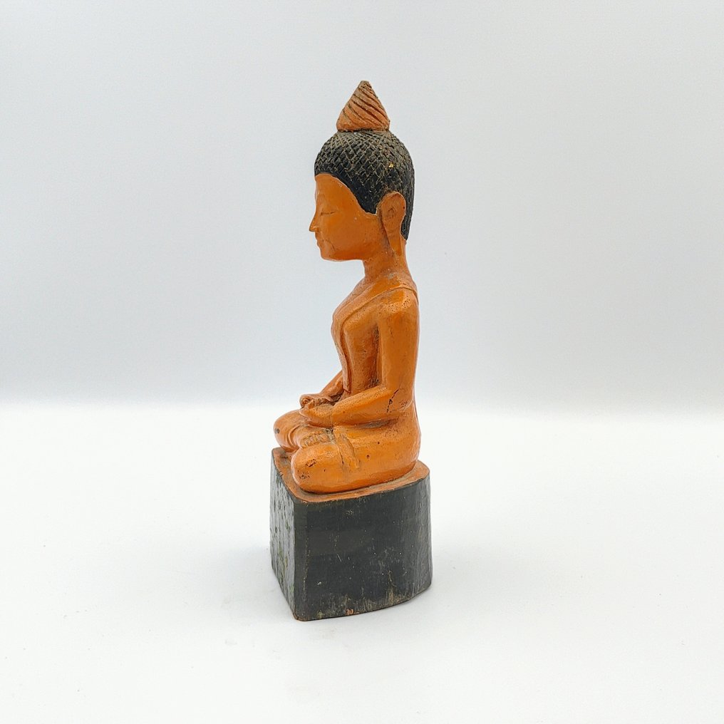 古代高棉 涂漆木材 坐佛像在宝座上 - 23 cm #3.2