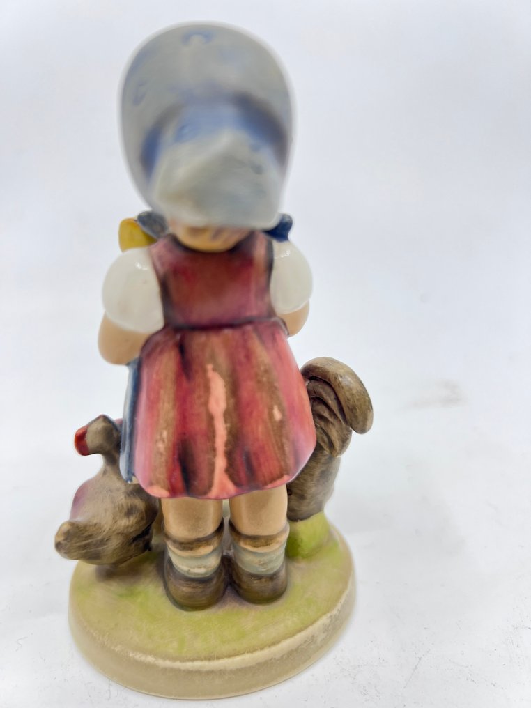 Goebel - Szobrocska - Feeding time 199/0 - TMK4 - Porcelán #3.2