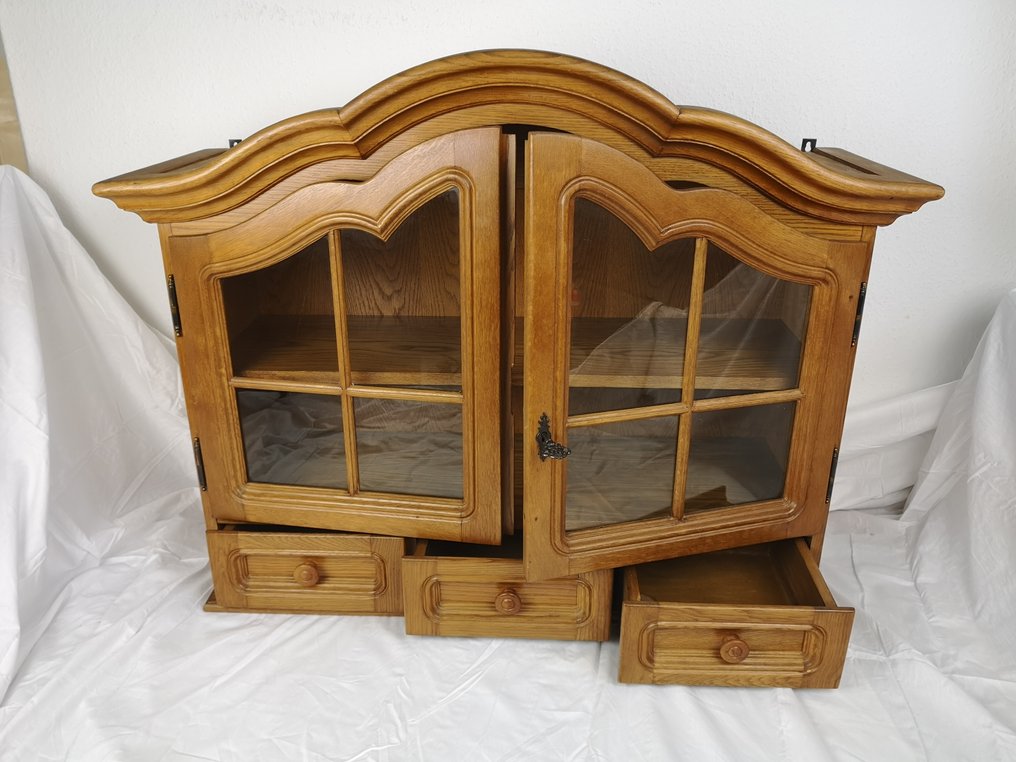 Vitrineskab - Træ, Glas - Massivt træ udstillingsskab #3.2