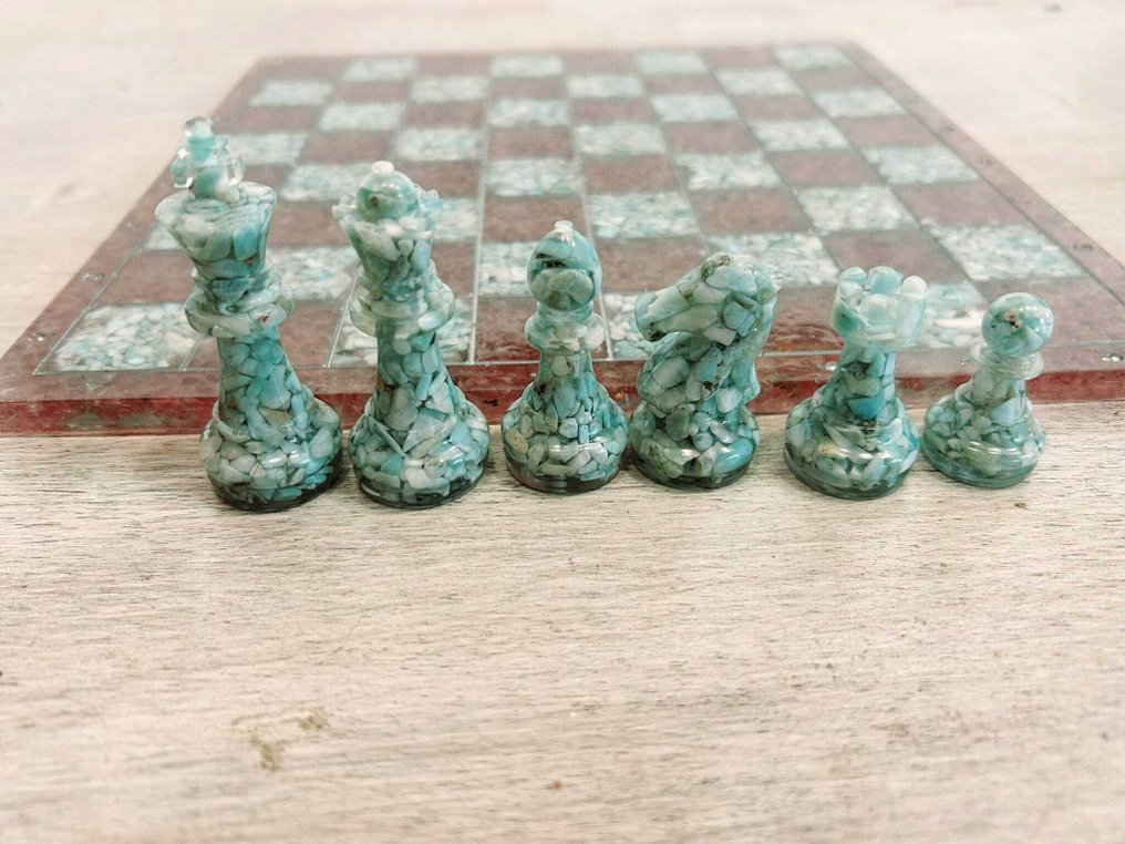 Set di scacchi - Quarzo Larimar e Quarzo Fragola incartate nella resina #1.0