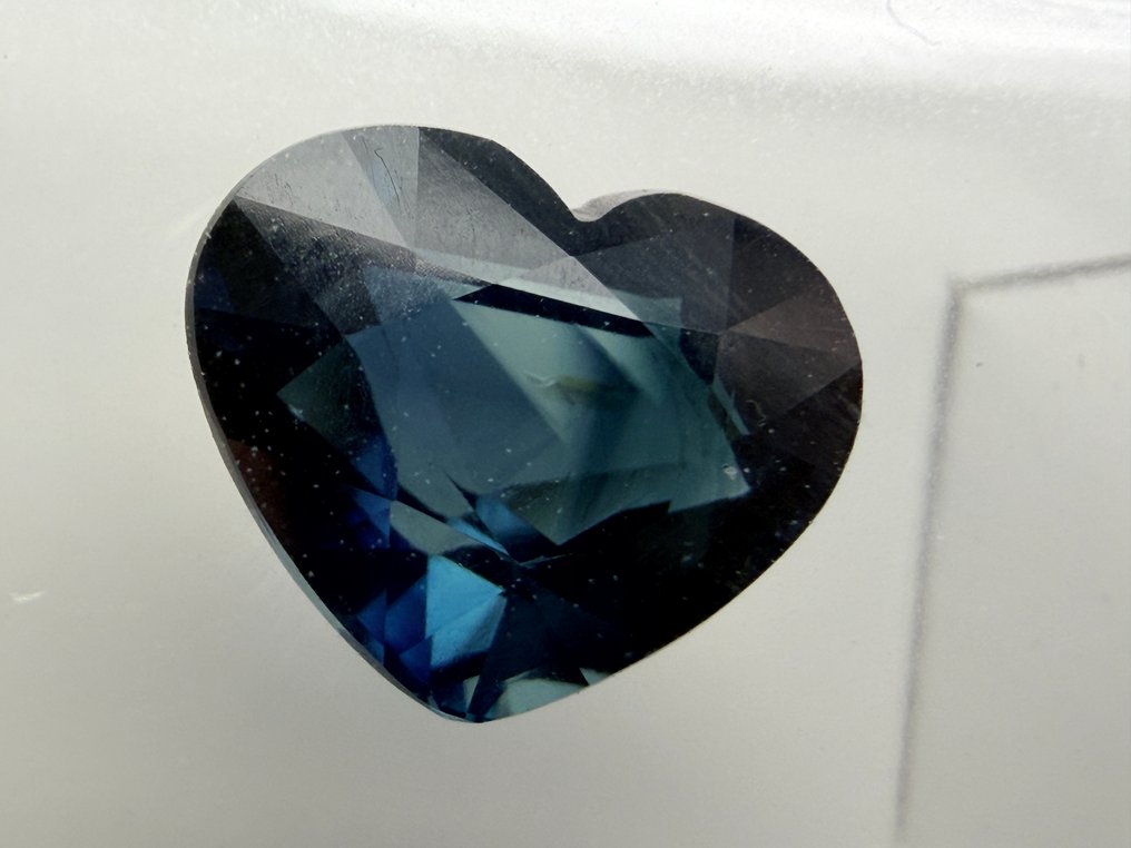 dwukolorowy Szafir  - 2.13 ct - Antwerp Laboratory for Gemstone Testing (ALGT) - Brak ogrzewania - dwukolorowy #2.1